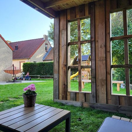 Serene Family Retreat: Garden Oasis with Lake and Playgrounds Ewijk Exterior photo